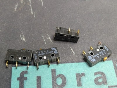SS-5 | OMRON | Microswitch 5A 125V / 3A 250V | New Original | 5 pcs 5 Stk