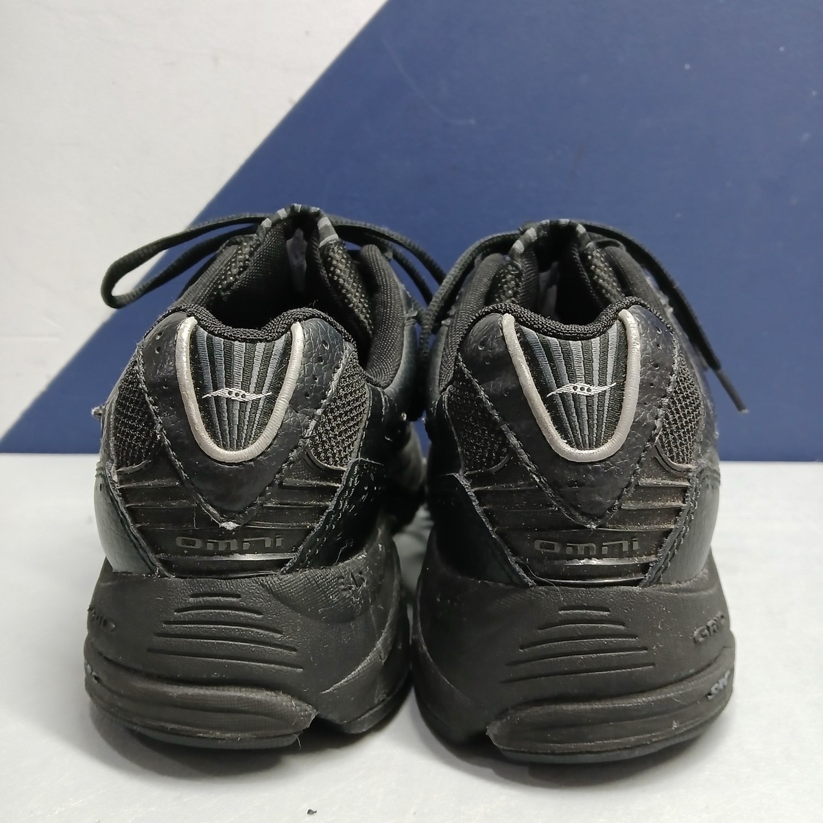 Saucony Grid Omni Walker Sneakers Womens US 9.5 Black Leather Low