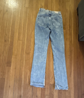 ZARA Women s Straight Jeans Size 2 Light Wash Blue Distressed Denim 5-Pocket