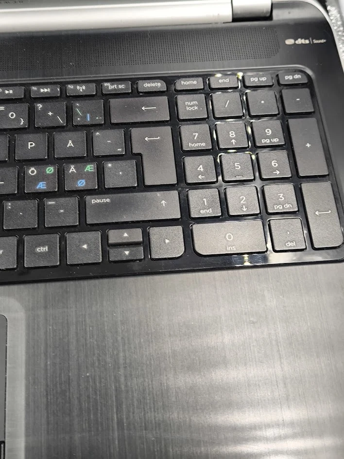 HP Pavilion 15-n029so Laptop - Funzionante Con Usura Estetica Senza Accessori - Bild 3 von 4