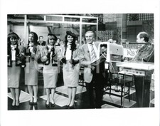 1987 RAI "PORTOBELLO" Enzo TORTORA durante sketch con il pappagallo - Foto 25x20