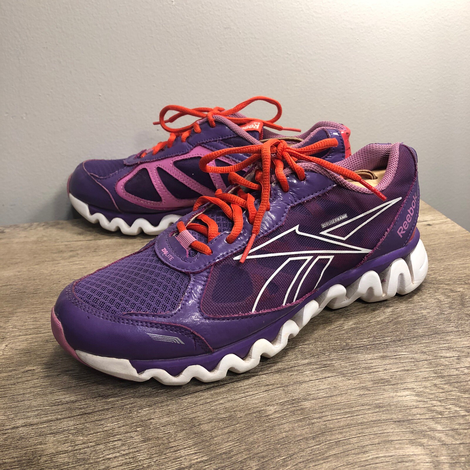 REEBOKS ZIGLITE RUSH YOUTH SIZE 6 