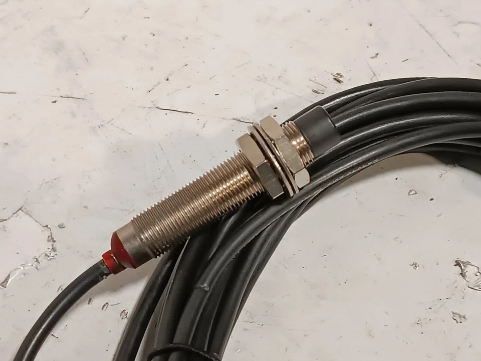 Allen Bradley 872C-D4NE12-A5 Proximity Sensor, 5M Cable, 12mm Barrel, 10-30vdc - Image 3 of 4