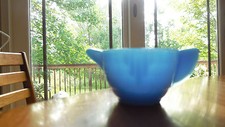 Akro Agate "Stacked Disc  Interior Panel, Small" opaque blue creamer