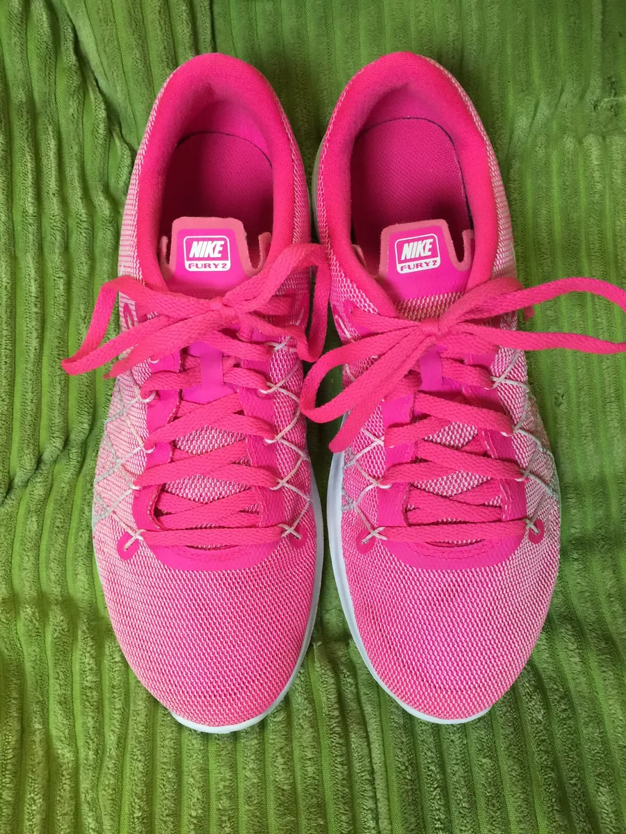 Flex contact clearance lightweight running shoe