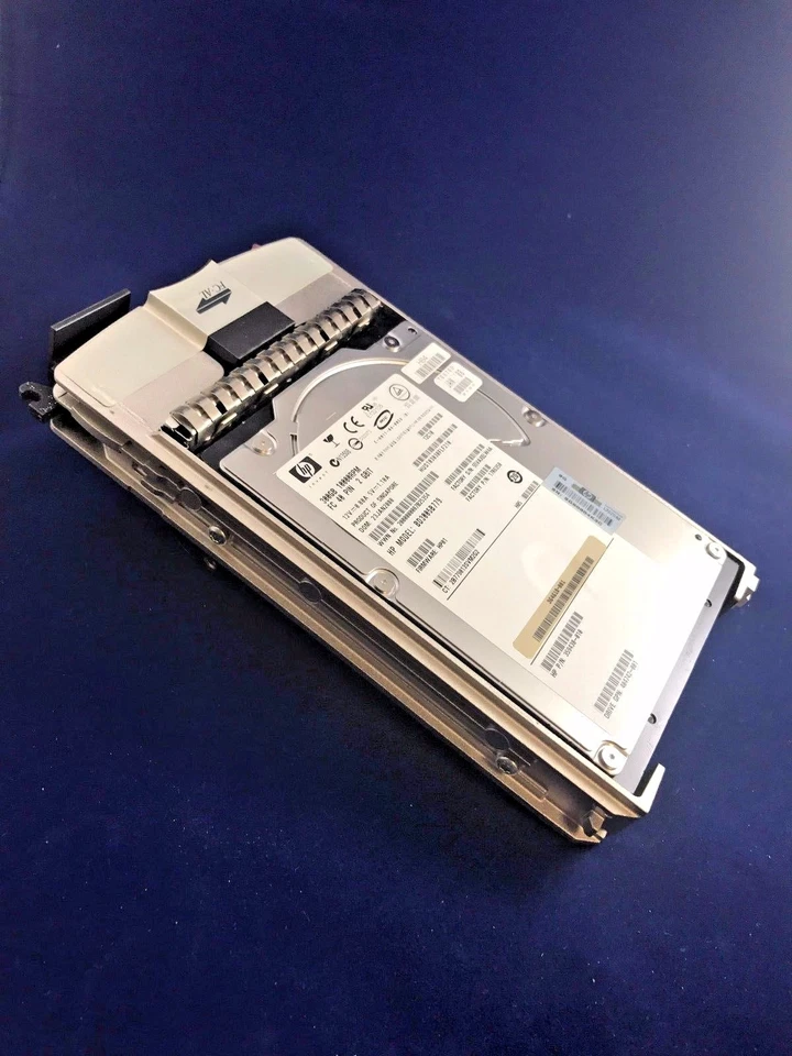 HP 300GB 3.5" Hard Drive 364622-B22 366023-001 366023-002 10000 fibre channel - Image 3 of 4