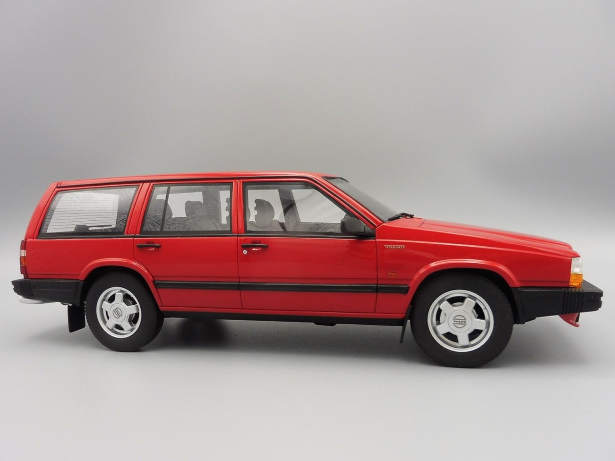 104-041 Cult 1/18 ボルボ 740 Turbo Estate Volvo 740 Turbo Estate 1988 Red 1/18 CML088-1 Cultmodels 745 Wagon