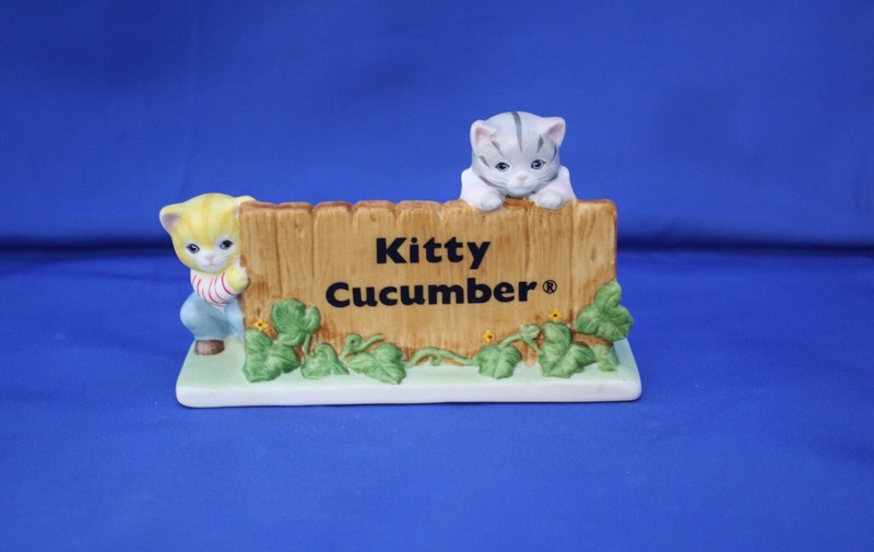 KITTY CUCUMBER J.P. BUSTER & KITTY CUCUMBER PICKET FENCE PORCELAIN DISPLAY SIGN
