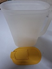 Tupperware Saftkanne  "Goldquell", 1,2 Liter , mit Gelben  Deckel