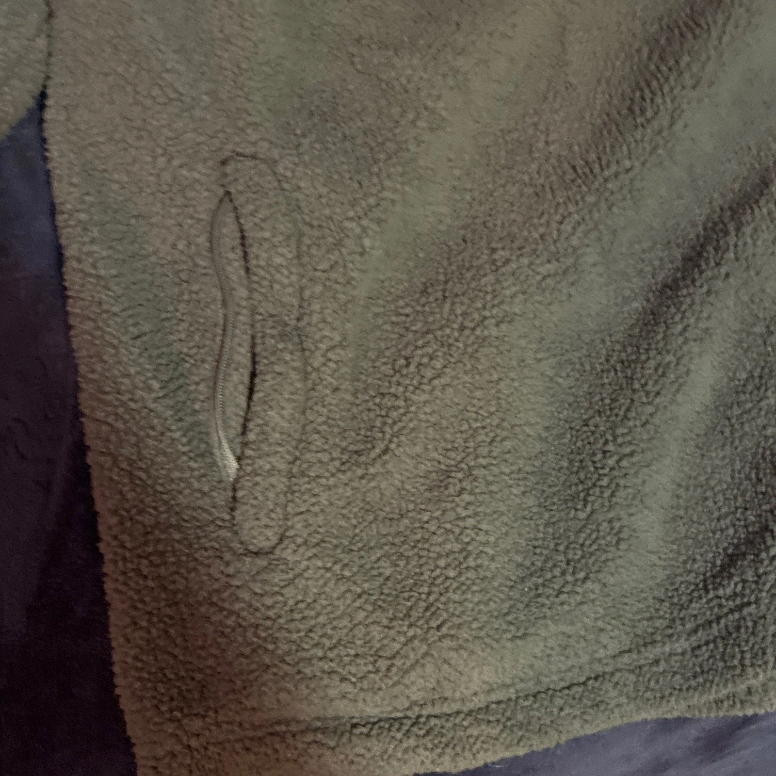 Magellan Outdoors Campfire Men’s M Green/Black Quilted Fleece Pullover - product detail image 5