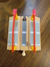 TRAIN TRACK CROSSING WITH BARRIERS wooden train Railroad COMPATIBLE BRIO THOMAS
