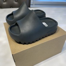 Adidas Yeezy Slide Dark Onyx Kids Size 9K ID5104