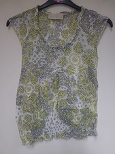 ?River Island Top Sze 8 Lemon Yellow Grey White Floral Bubble Hem Cap Sleeve Tee