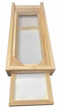 Cypress 5 Frame Nuc IPM Screened Bottom Bd with Corrugated Plastic in Wood Tray