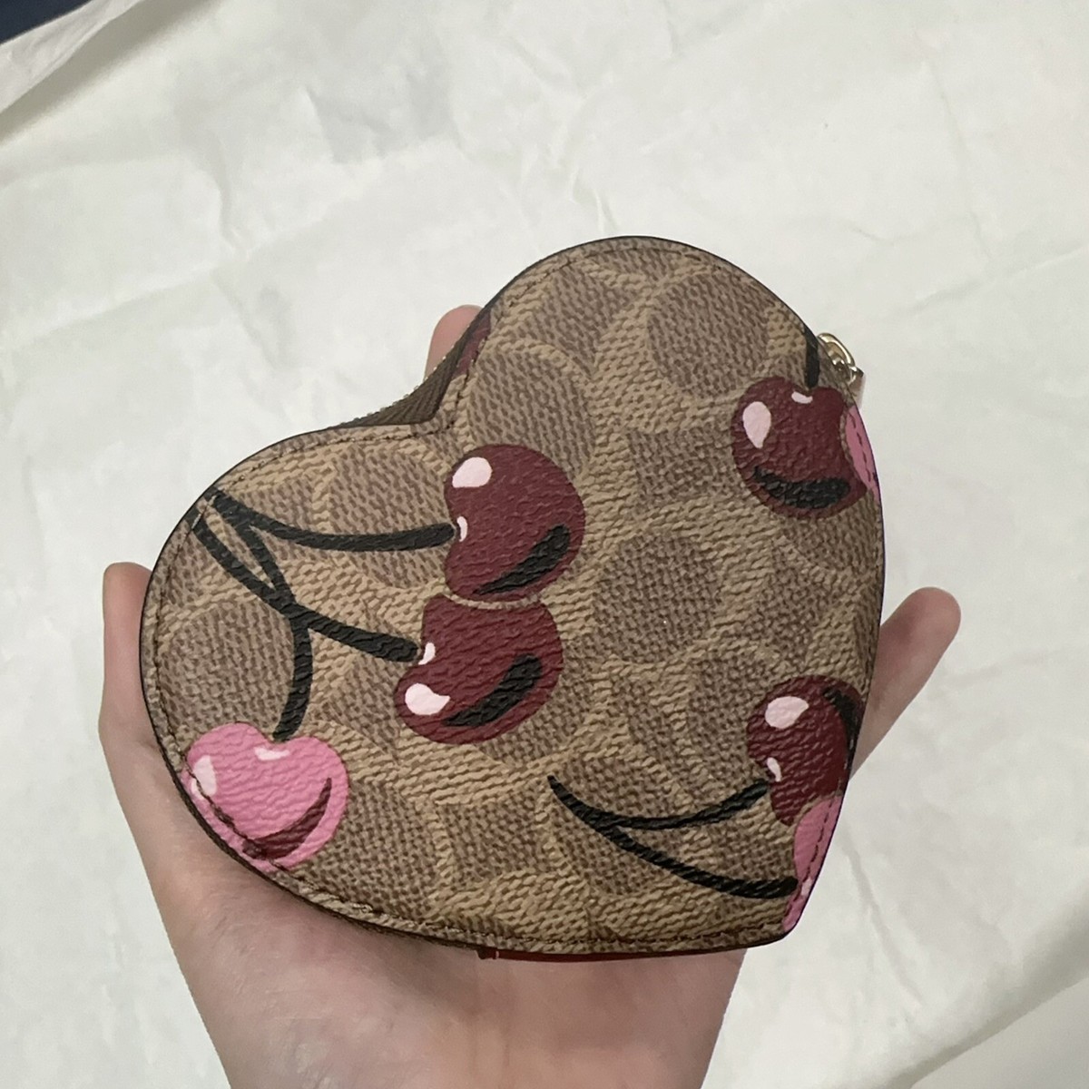 NWT Limited Coach CZ476 Heart Coin Case Signature Canvas With