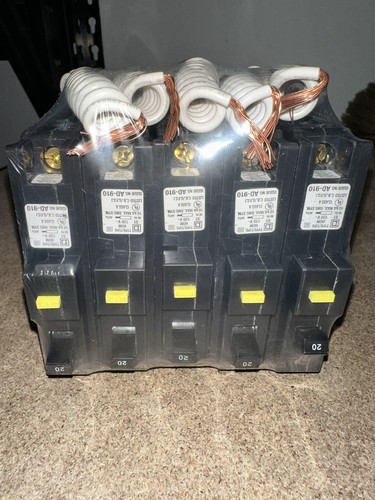 HOM120GFI 10PCS SQUARE D HOMELINE GFCI GROUND-FAULT CIRCUIT BREAKERS