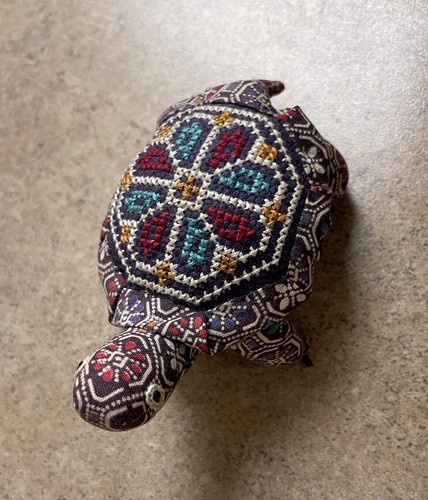Sewing Mid-western~60’s~Fabric Turtle Pin Cushion Cross Stitch Needlepoint Shell - Picture 10 of 15