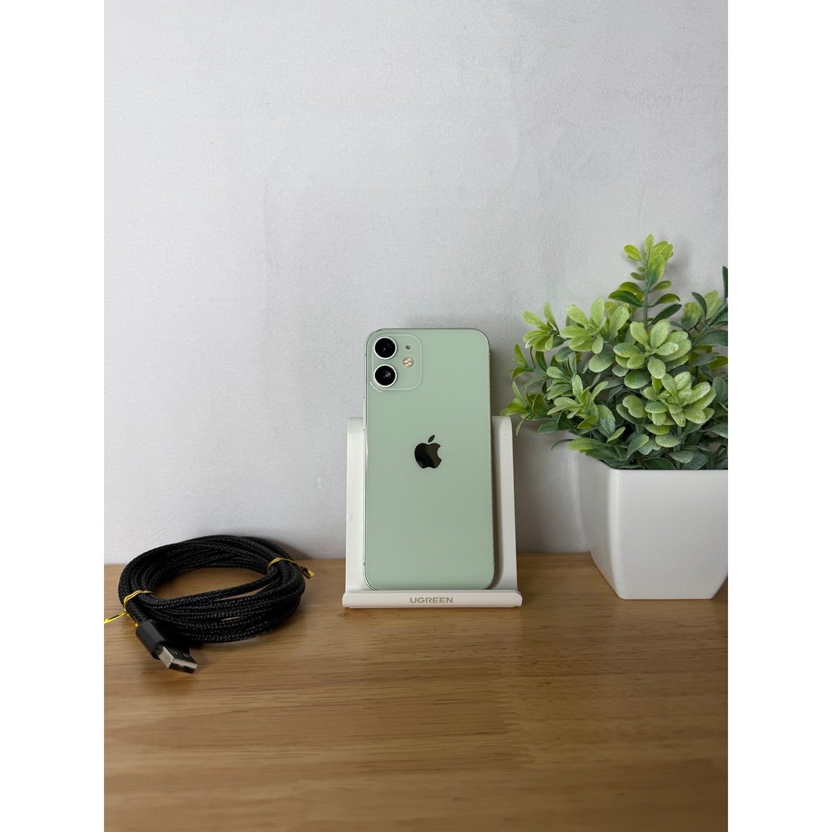 Apple iPhone 12 Mini 256GB in Mint Green - Fully Unlocked Apple iPhone 12 Mini 256GB in Mint Green - Fully Unlocked