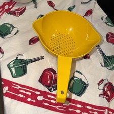 Vtg Tupperware SMALL Strainer #1200- 5 Yellow...