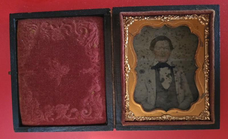 Antique Tintype Photo Case Booklet w/Latch Cicil War Era 2 7/8"x 2 3/8"