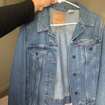 Levi s Premium Men s Blue Denim Trucker Jacket M Button Front Pockets