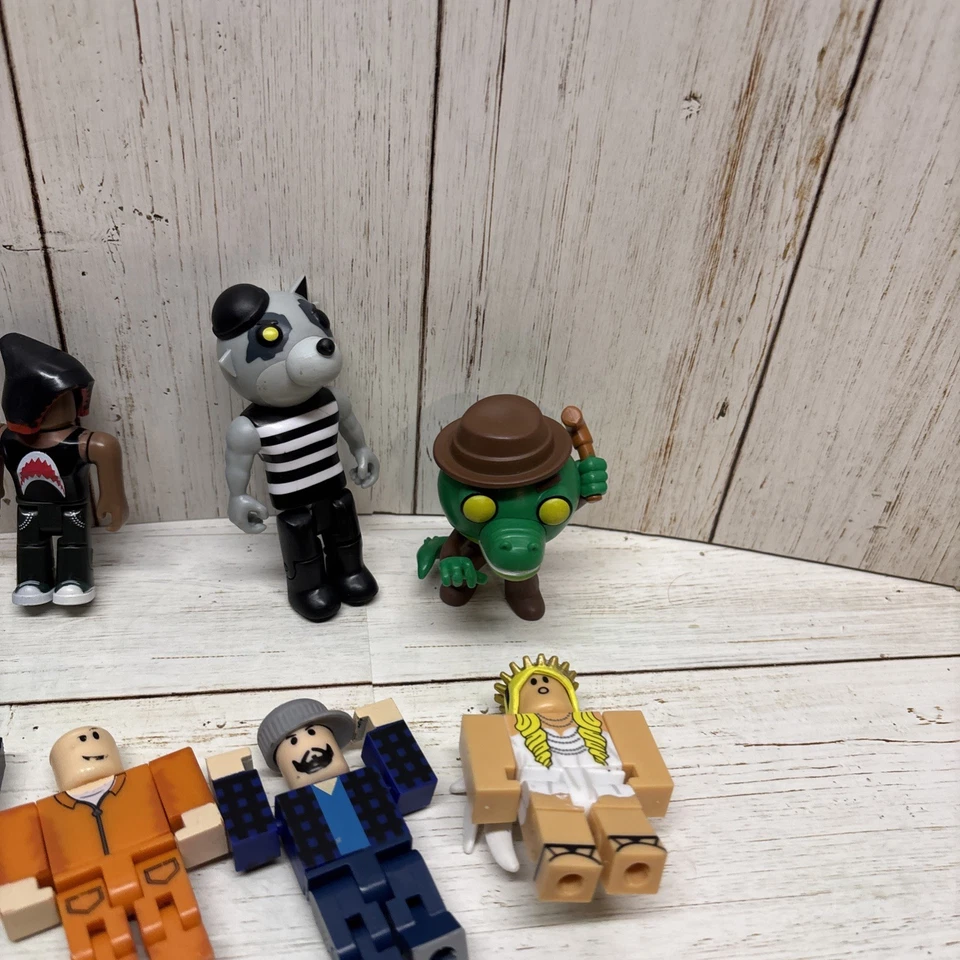 Lote de 25+ figuras y accesorios de acción de juguetes R0BL0X Foto 4 de 4