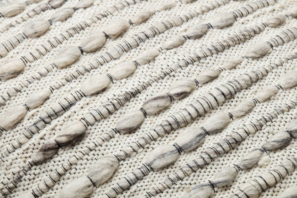 Almohada moderna de 22 pulgadas - Magnolia Home de Joanna Gaines / Almohada Loloi Foto 3 de 4