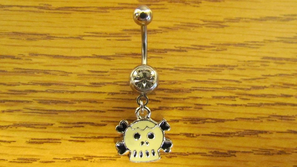 透明立方氧化锆珐琅头骨悬垂肚脐/腹部戒指。 — 第 4/4 张图片