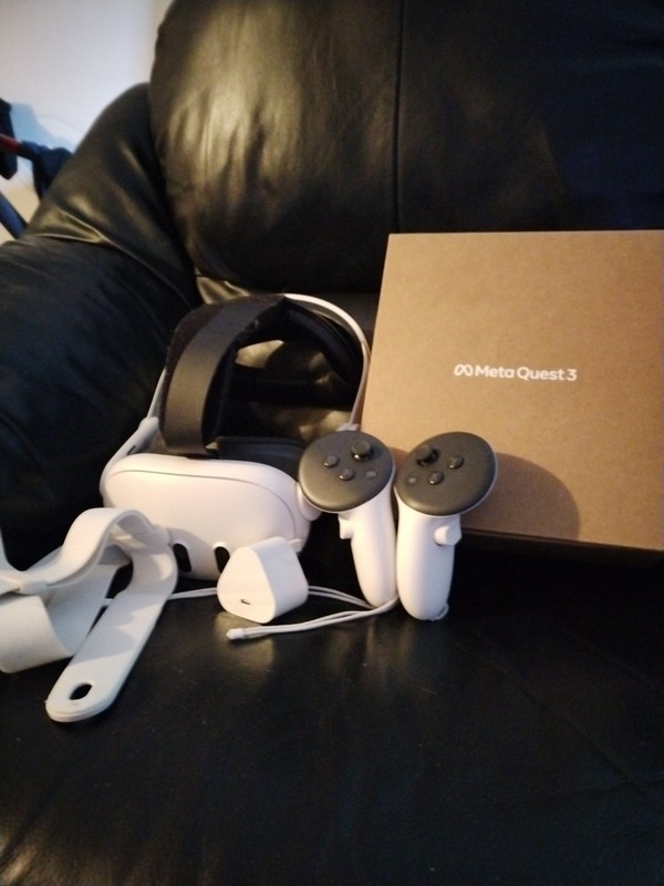 Meta Quest 3 522GB with Improved Headset Elite Strap VR Headset