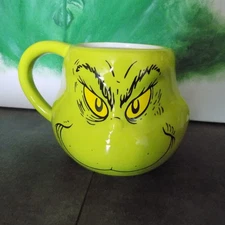 ZRIKE BRANDS THE GRINCH FACE COFFEE OR TEA MUG GREEN 2023