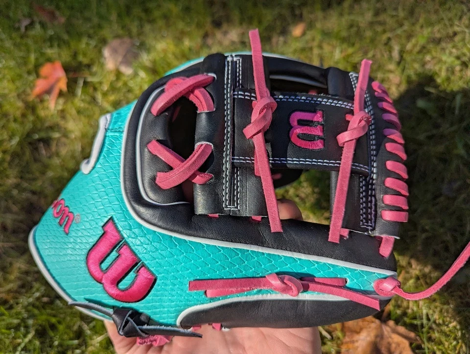 (2025) Wilson A2K 系列 1720SS 11.5 英寸 (DATDUDE) RHT 内场手套 (WBW103288115) — 第 2/4 张图片