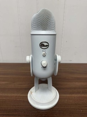 Logitech Creators Blue Yeti USB Microphone For Gaming Streaming Podcast 1809