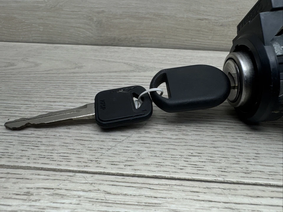 Ford Explorer Sport Trac 2005-2010 interruptor de cilindro de encendido con llave OEM Foto 2 de 4