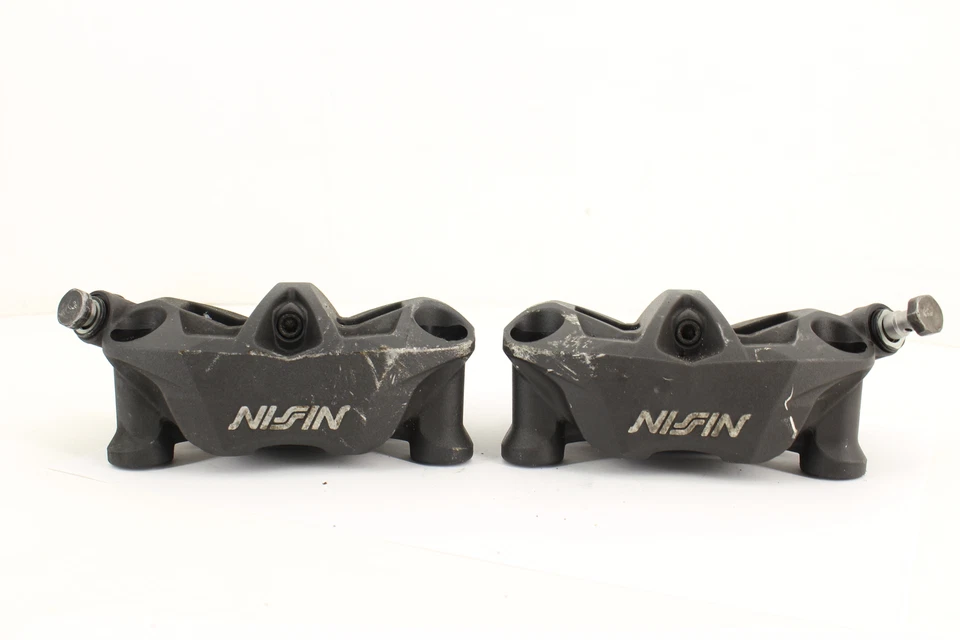 Juego de pinzas de freno delanteras derecha izquierda TRIUMPH DAYTONA 675 ABS 2013 T2021230 Foto 2 de 4