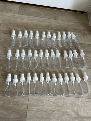 Leere transparente Plastikflasche mit Spray und Deckel x 38 - 4 Zoll hoch