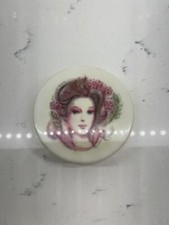 Vintage 60s Avon Cameo Compact Mirror With Pressed Powder Refillable Made In USA