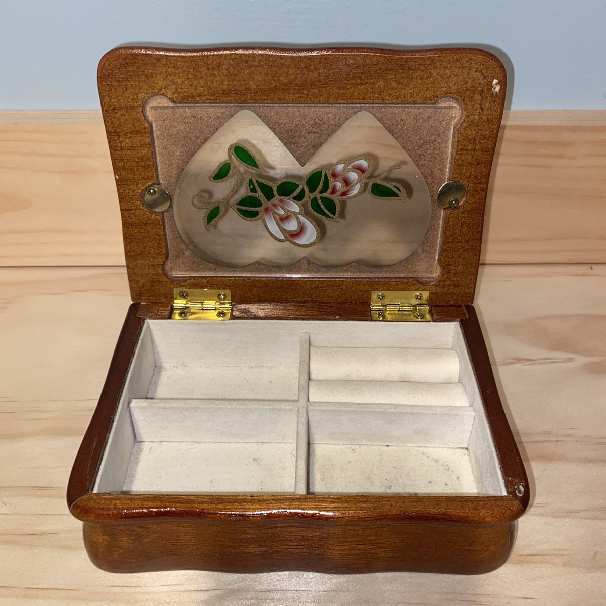 * vintage Jewelry box ✵ * 硝子の ジュエリーボックス Amazon.com: WHSLILR Vintage Glass Jewelry Box Keepsake Box