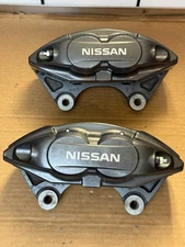 09-12 NISSAN Z34 370Z FRONT LEFT & RIGHT SPORT BRAKE CALIPER SET AKEBONO OEM