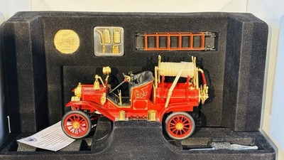 Yat Ming Road Signature No.20038 1/18 Scale Ford Model T Fire Engine - Boxed