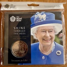 2017 Royal Mint Queen Elizabeth II Sapphire Jubilee &pound;5 Commemorative Coin Pack