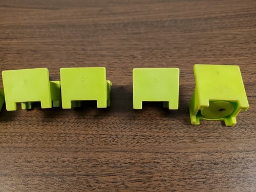 VINTAGE Fisher Price Little People School Teacher Desk & 3 Student Desks - Picture 7 of 8