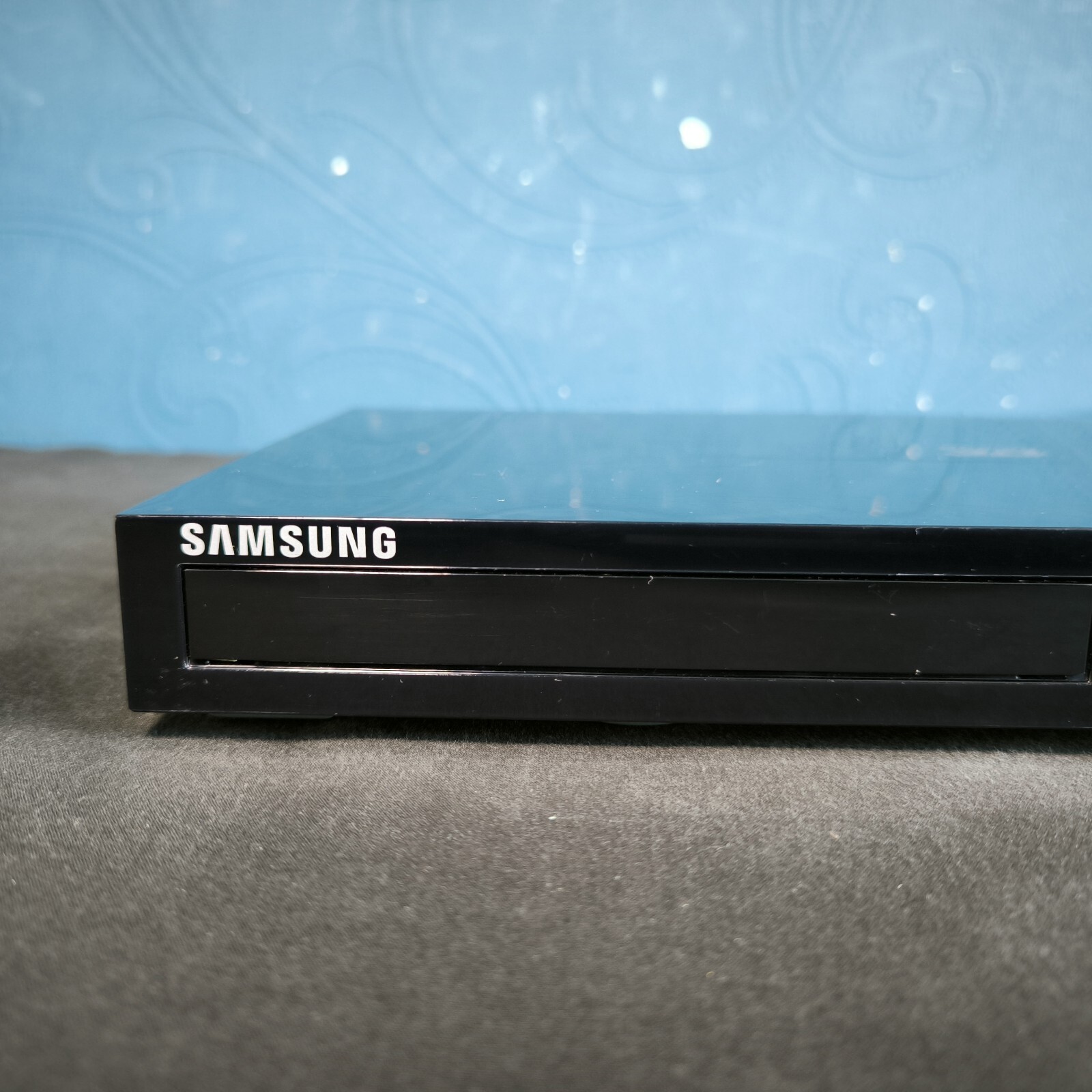 Samsung BDF5500 Smart 3D Bluray Player WiFi DVD Black Touch Control