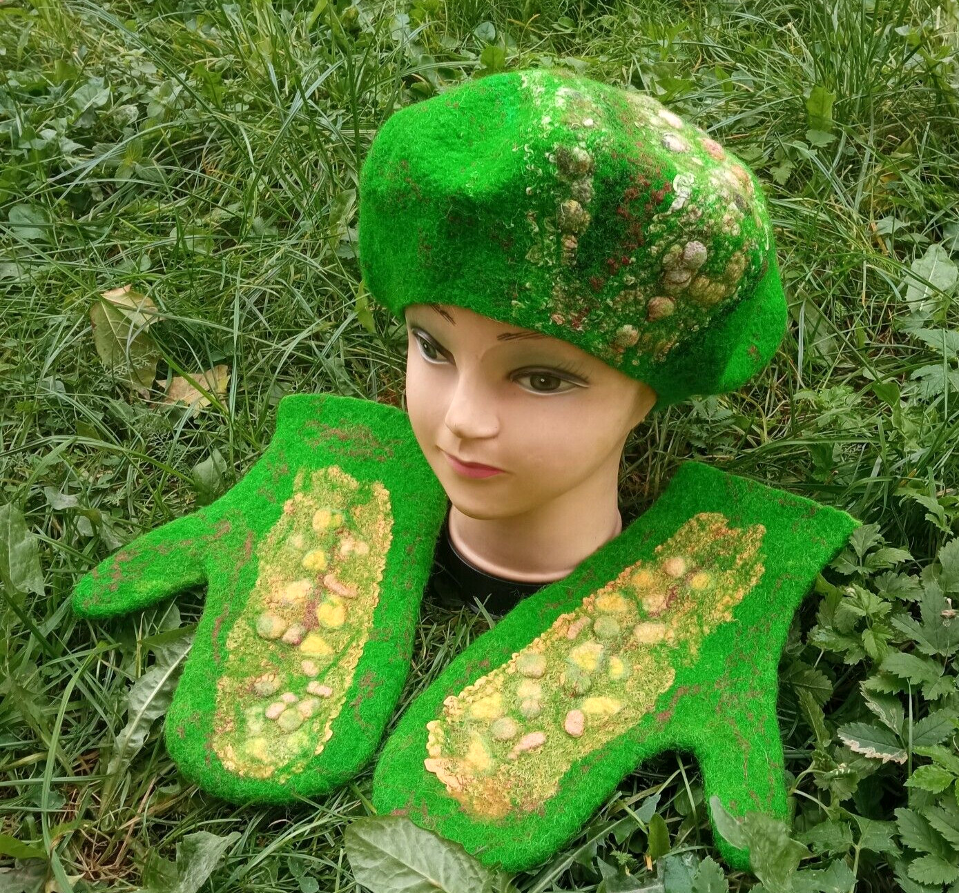 Mujer fieltro verde boina mitones lana merino.Cálido conjunto de invierno.Reg...