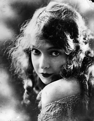 Actress LILLIAN GISH Reprint Facsimile Autograph Picture Poster Photo