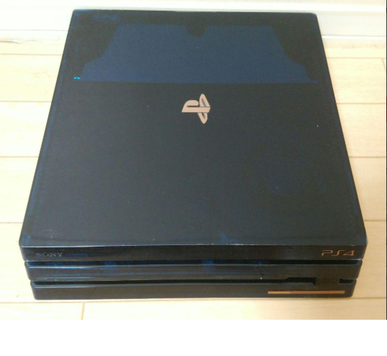 PlayStation 4 Pro 500 Million Limited Edition (CUH-7100BA50 PlayStation 4 Pro 500 Million Limited Edition (CUH-7100BA50