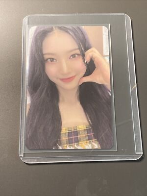 Kpop girl Group STAYC Isa Stereotype official Photocard