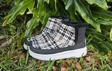 HEY DUDE Mel Boucle Black Moc Boots Faux Fur Plaid Sneaker Shoes Womens Size 5