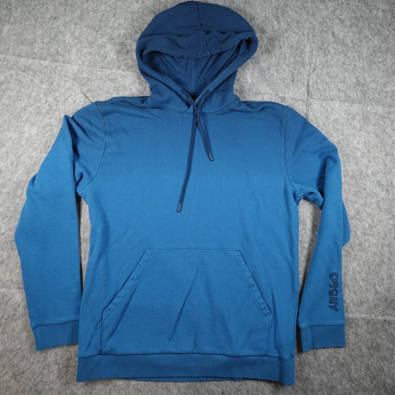 Oakley Hoodie Mens Large Blue Regular Fit Embroidered Sleeve Pullover Sweatshirt