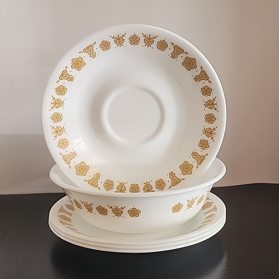 Corelle Butterfly Gold Set of 4 Saucers + 1 Cereal Bowl Corning Livingware MINT!