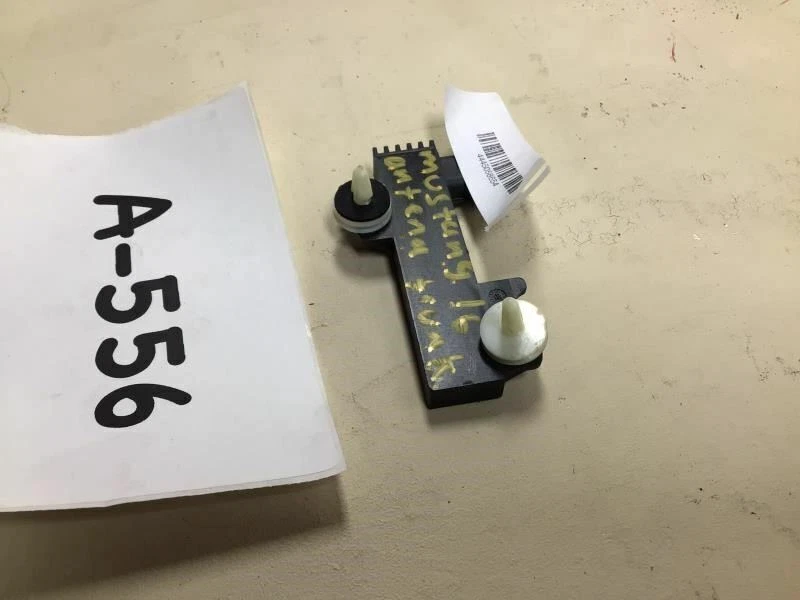 2016 FORD MUSTANG TRUNK ANTENNA OEM+ - Image 2 of 4